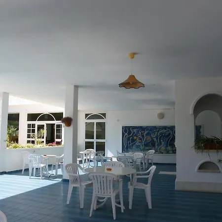 Villaggio Plaia فندق أوستوني